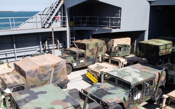 MRF-D 22: U.S. Marines work with U.S. Army and ADF to load LSV-3