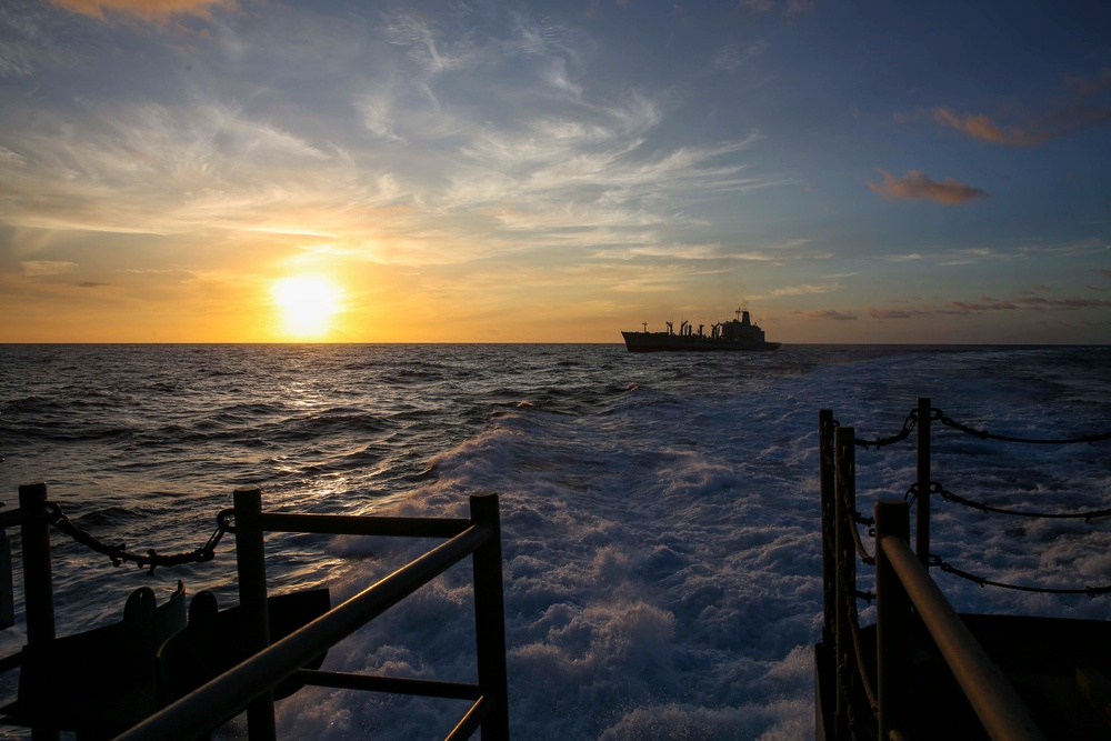 Abraham Lincoln conducts a FAS with Henry J. Kaiser during RIMPAC 2022
