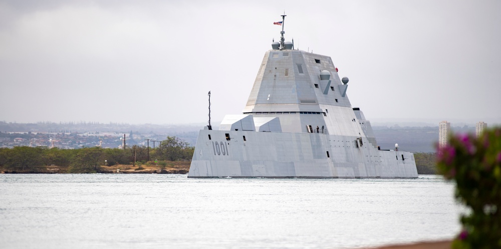 USS Michael Monsoor (DDG 1001) departs Pearl Harbor for RIMPAC 2022