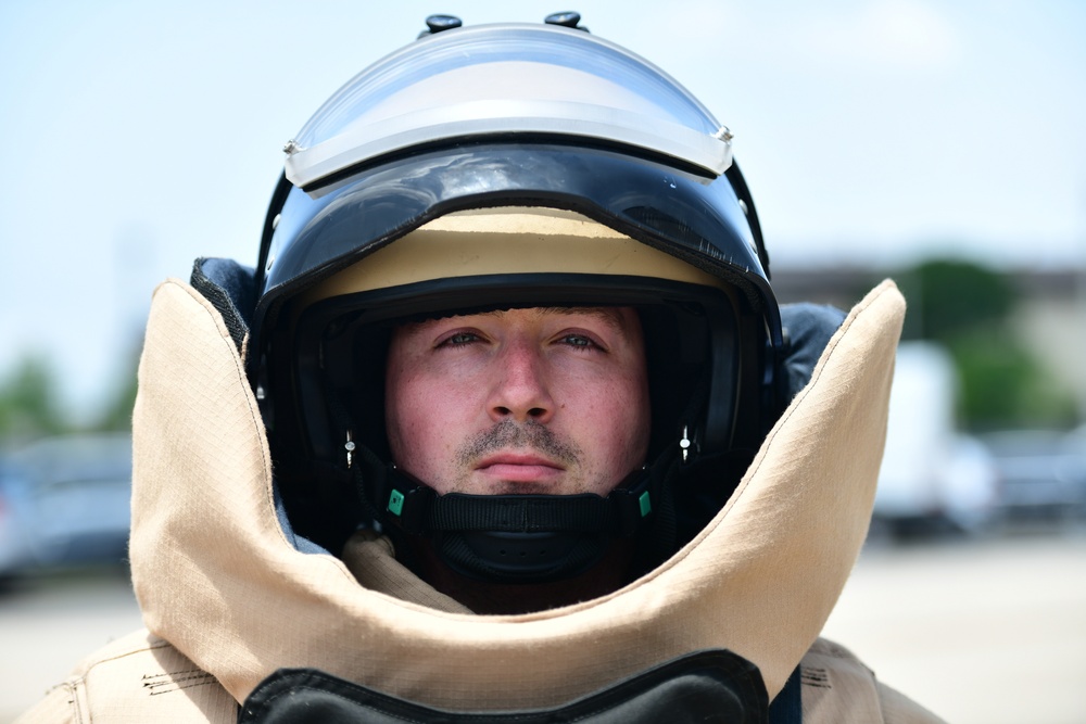 Wolf Pack hosts 2nd Quarter Load Crew Competition, EOD display booth