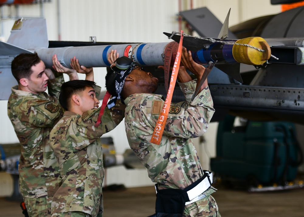 Wolf Pack hosts 2nd Quarter Load Crew Competition, EOD display booth