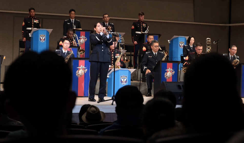 III MEF Band Performs with SWADF Band