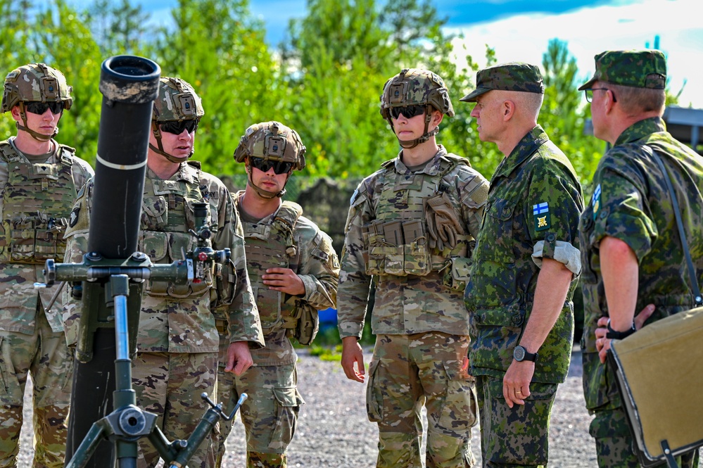 Finnish General Visits 4-10 Cav