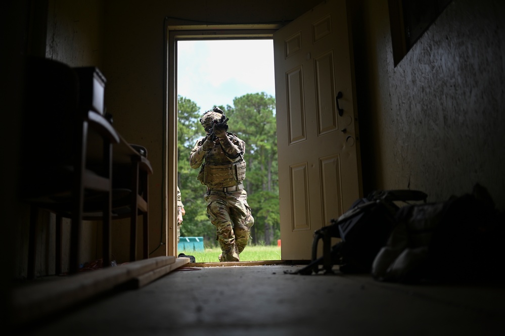 4th Combat Camera Squadron Conducts CQB Training