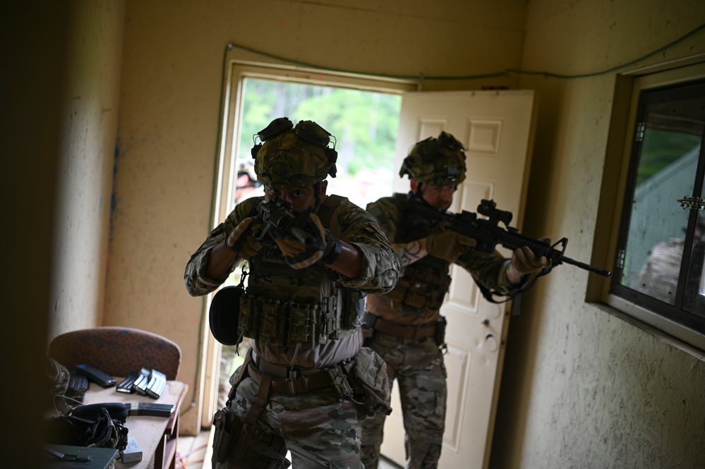 4th Combat Camera Squadron Conducts CQB Training