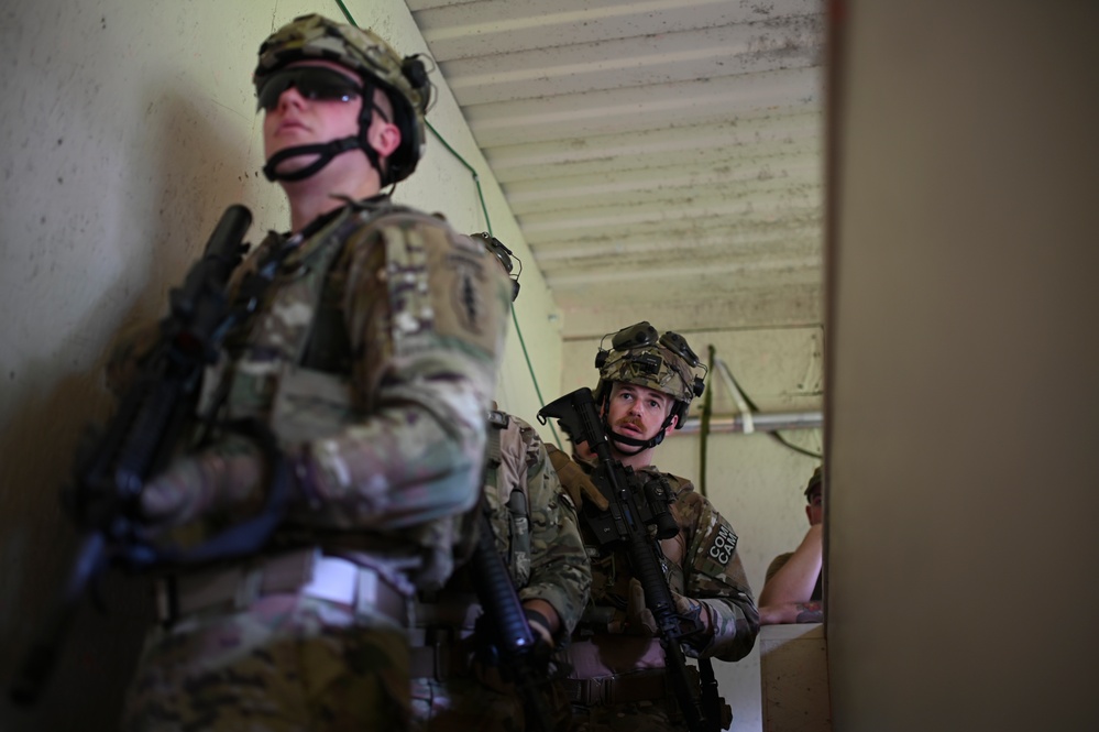 4th Combat Camera Squadron Conducts CQB Training