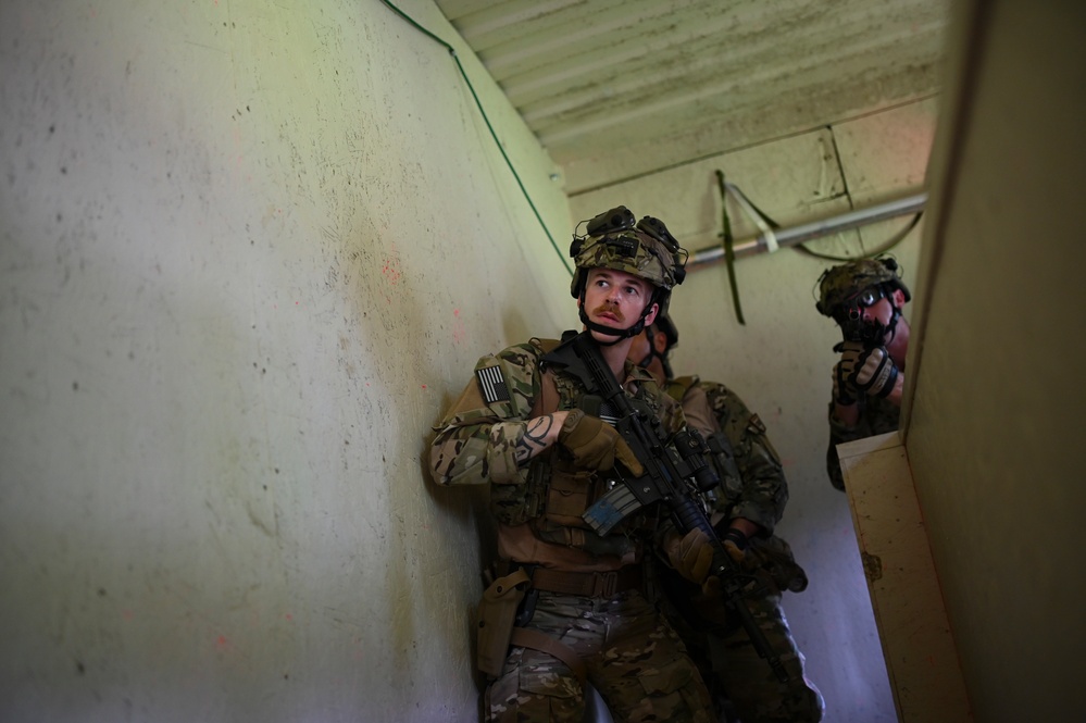 4th Combat Camera Squadron Conducts CQB Training