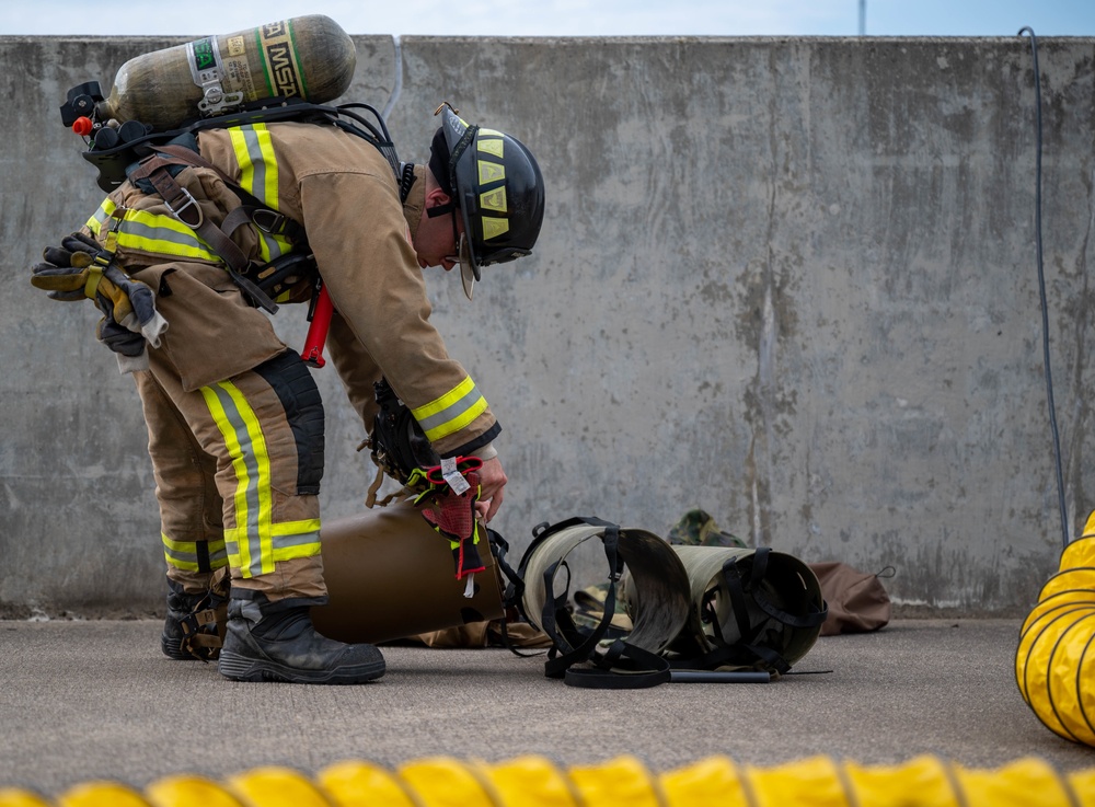 The 914th Fire Emergency Services conducts joint Confined Space Rescue Training