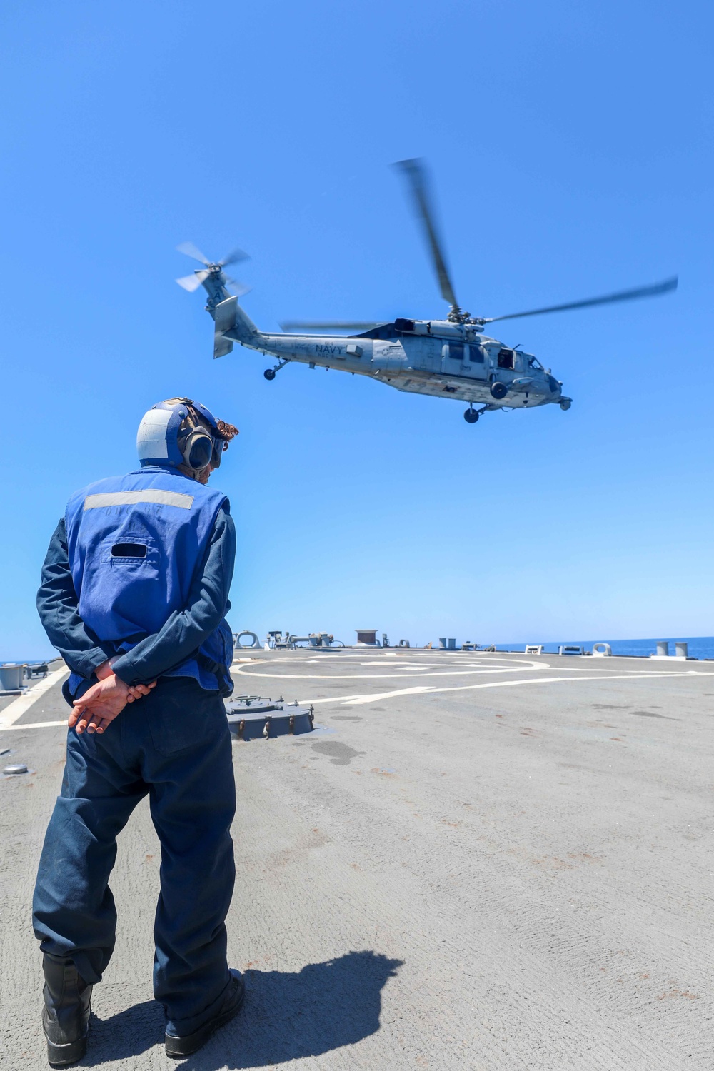 USS Cole Conducts Flight Quarters