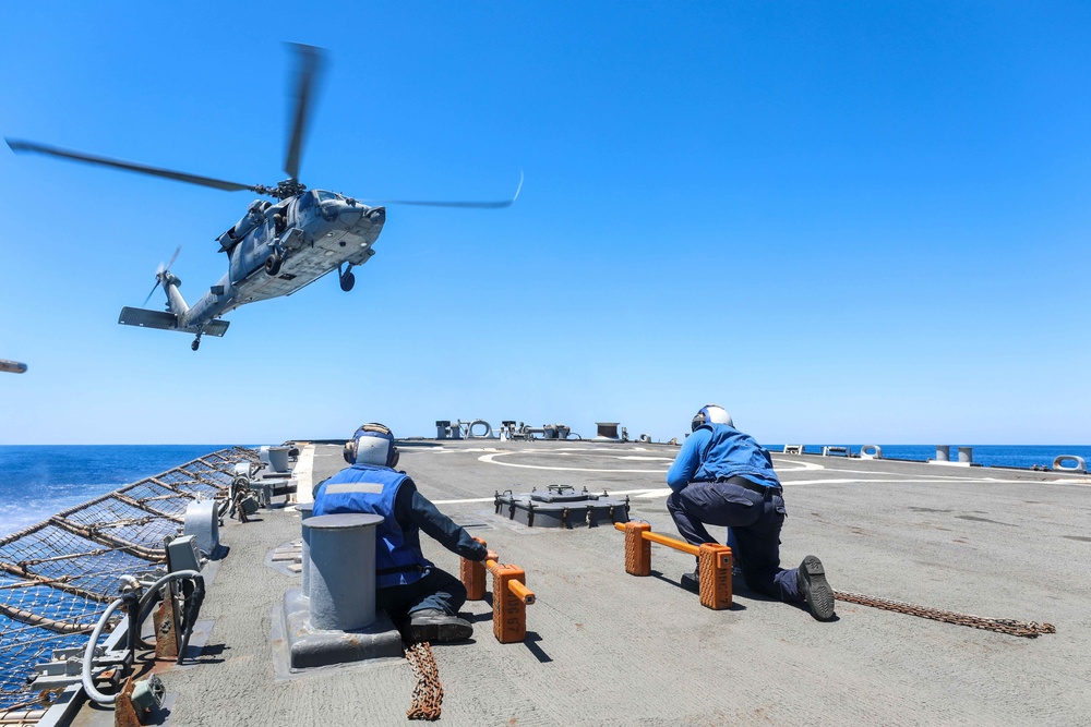 USS Cole Conducts Flight Quarters