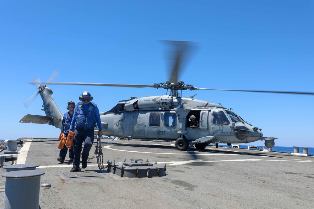 USS Cole Conducts Flight Quarters