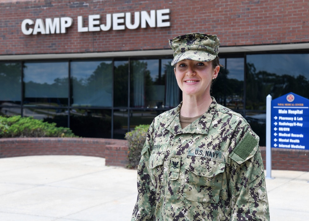 Aviation Corpsman helps deliver baby in NMCCL parking lot