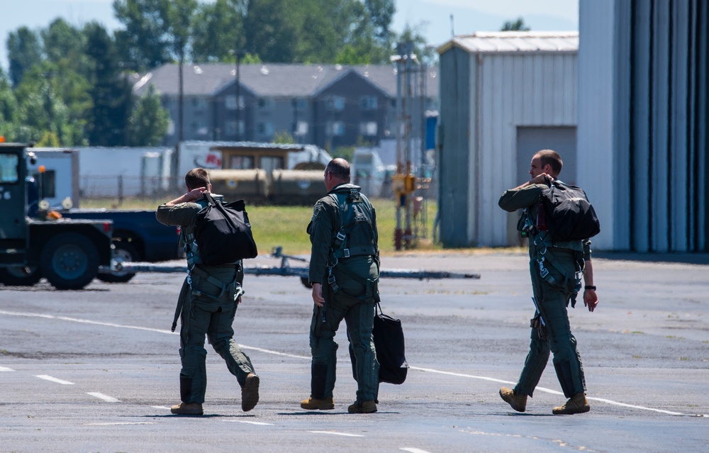 142nd Wing hosts Navy's Golden Dragons for DACT