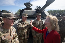 German Federal President Frank-Walter Steinmeier and  U.S. Ambassador to Germany Amy Gutmann visit 7th Army Training Command. [Image 8 of 9]