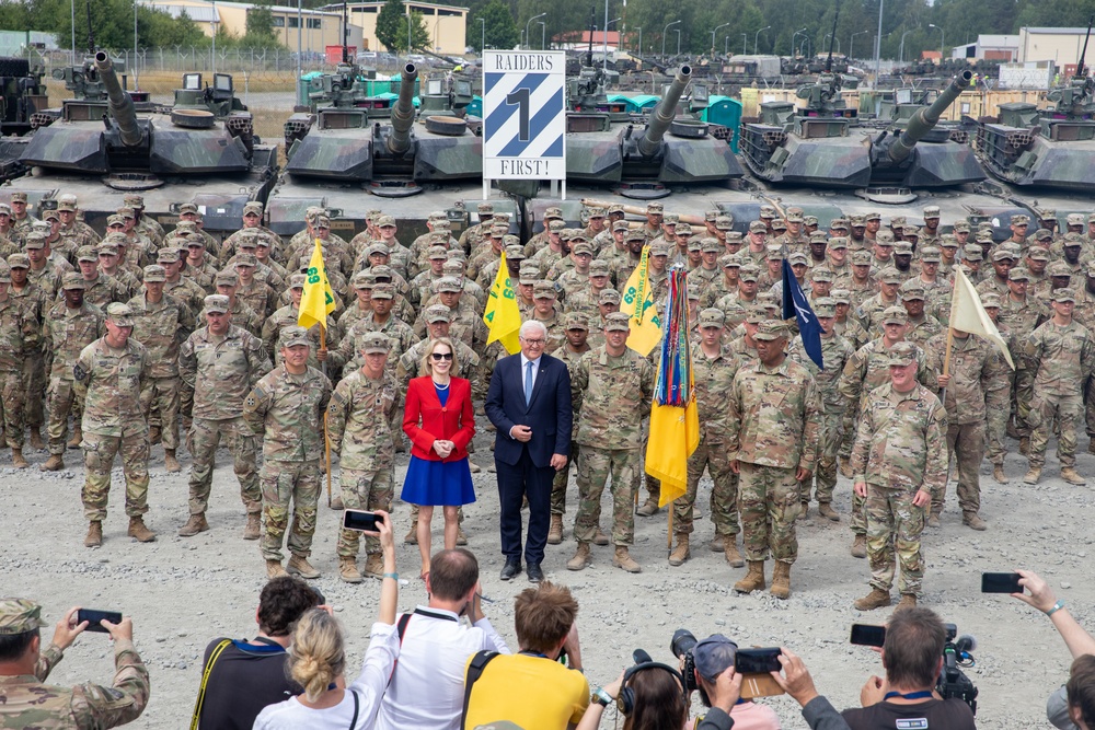 German Federal President Frank-Walter Steinmeier and  U.S. Ambassador to Germany Amy Gutmann visit 7th Army Training Command.