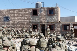 28 ID senior trainer team brings state support to Stryker brigade NTC rotation