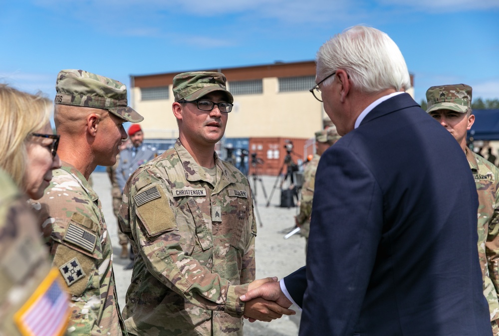 German President visits 7th Army Training Command alongside U.S. Ambassador to Germany