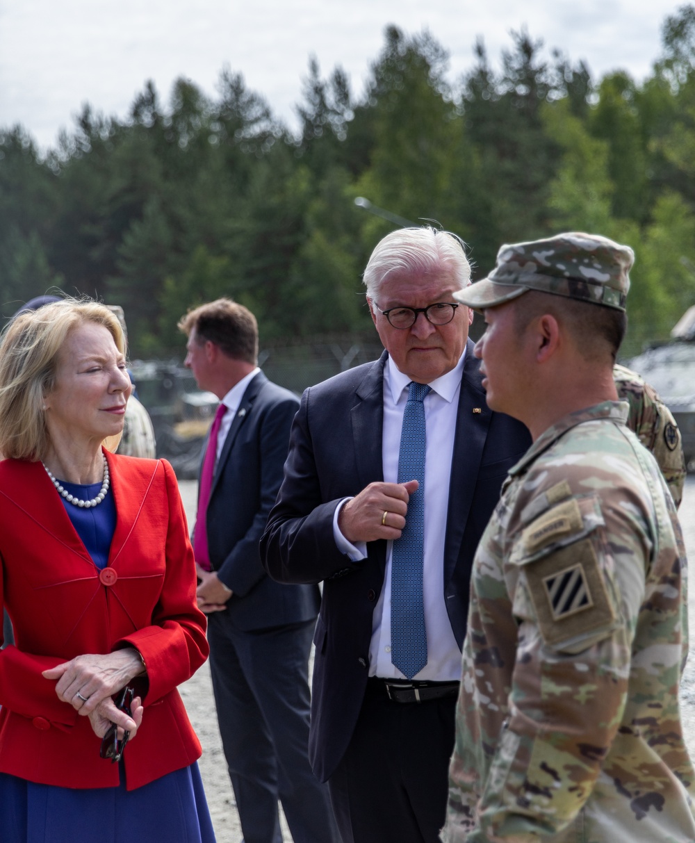 German President visits 7th Army Training Command alongside U.S. Ambassador to Germany