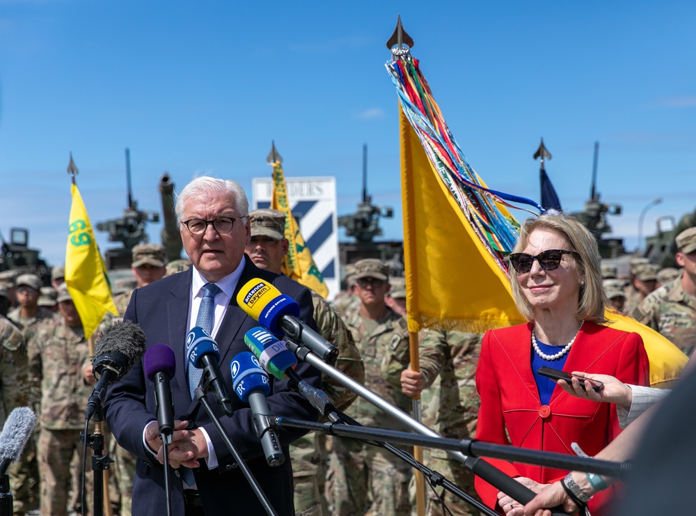 German President visits 7th Army Training Command alongside U.S. Ambassador to Germany