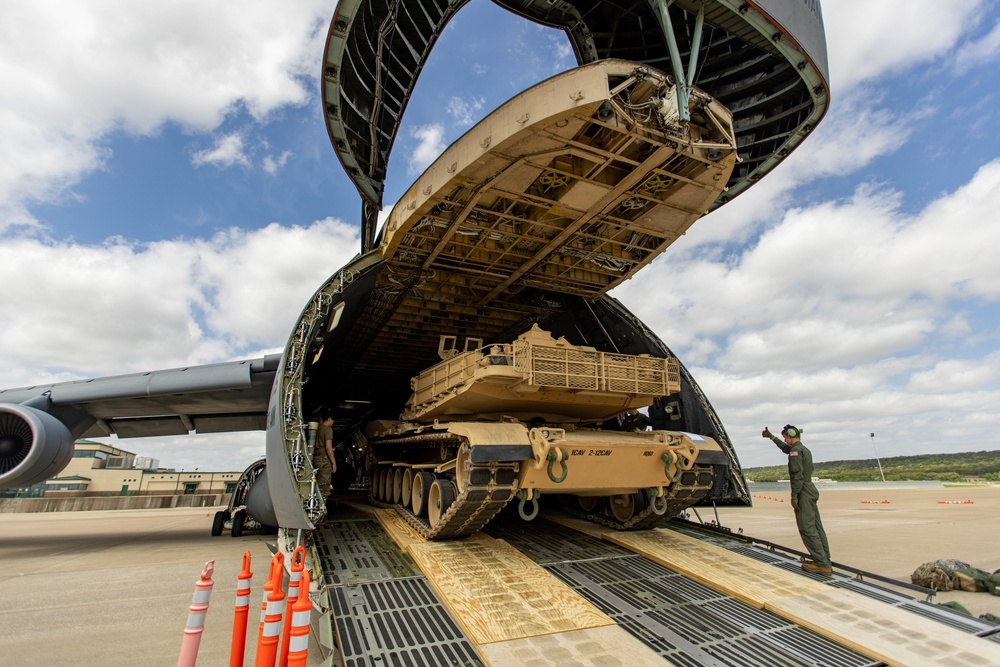 First time to load a M1A2 SEPV3 onto a C-5