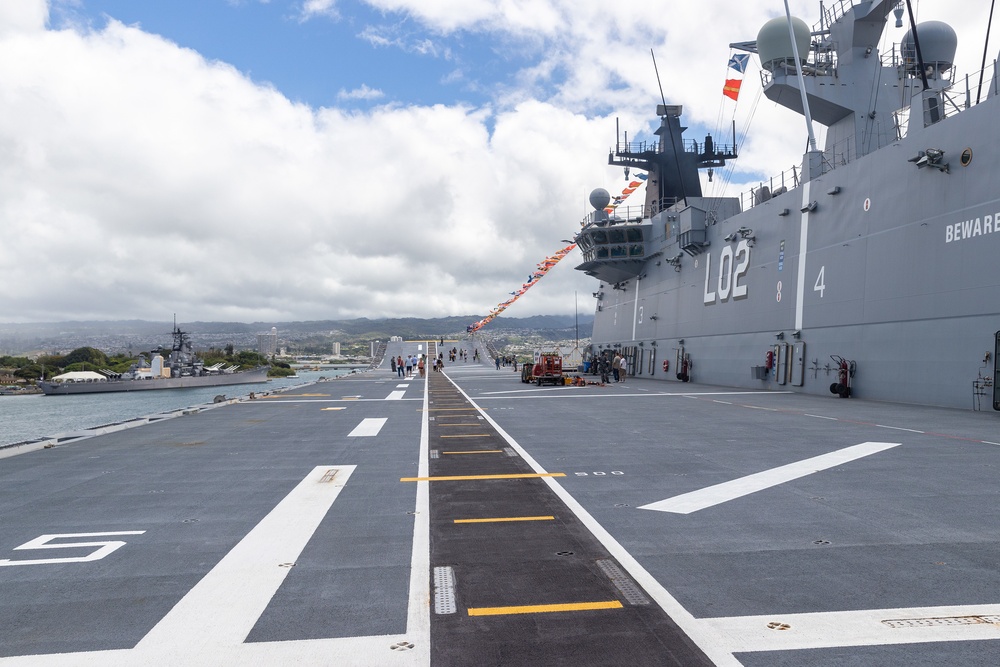 HMAS Canberra open day RIMPAC 22