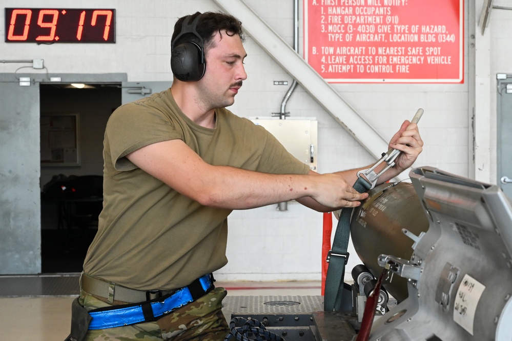 33rd Fighter Wing holds quarterly Weapons Load and DCC Competitions