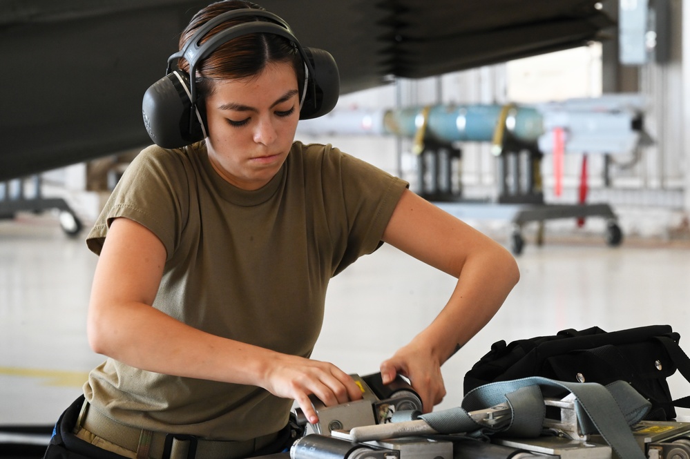 33rd Fighter Wing holds quarterly Weapons Load and DCC Competitions