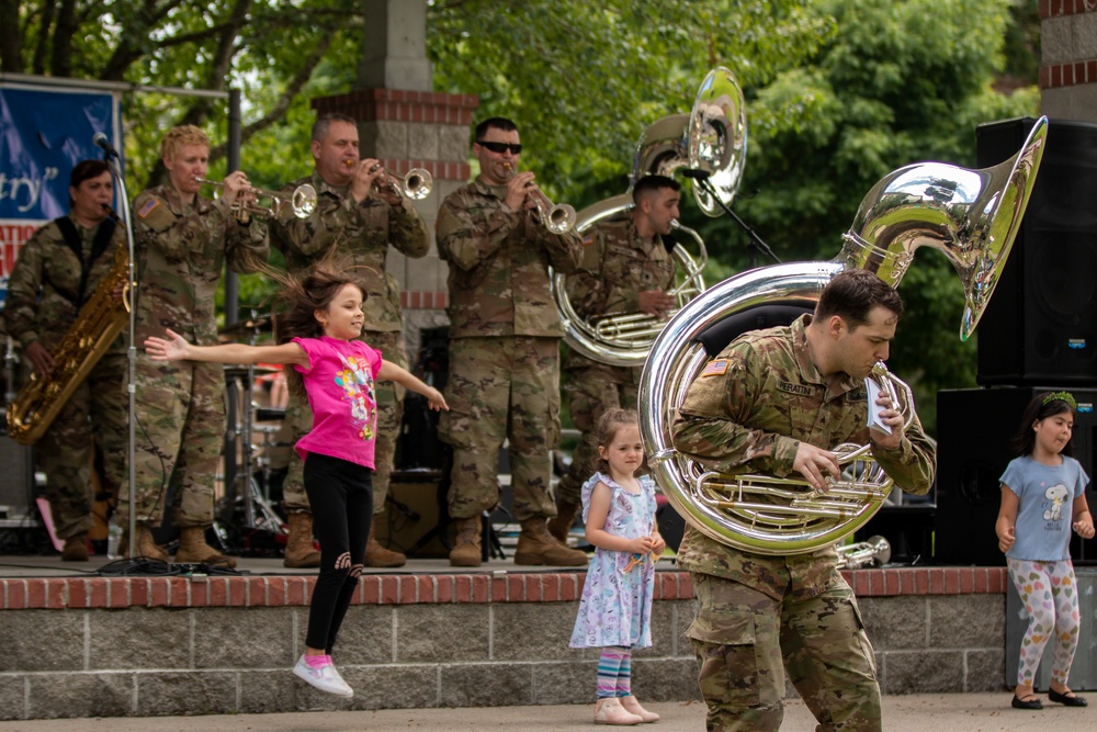 133rd Army Band tunes up at Lacey In Tune