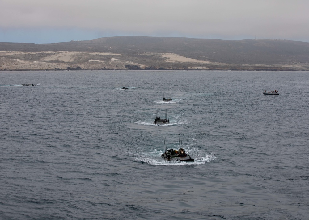 USS Anchorage Conducts ACV Operations