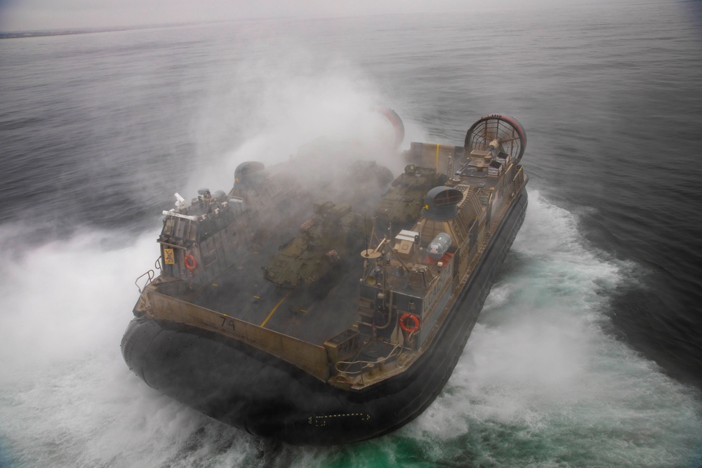 Makin Island Conducts LCAC Operations