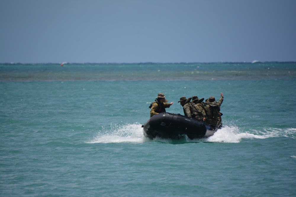 Mexican Naval Infantry Marines participate in amphibious operations training during RIMPAC 2022