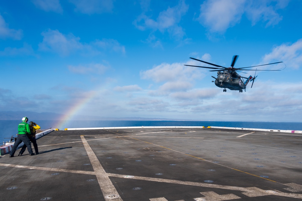 USS Portland (LPD 27) DLQ Flight Operations During RIMPAC 2022 Southern California