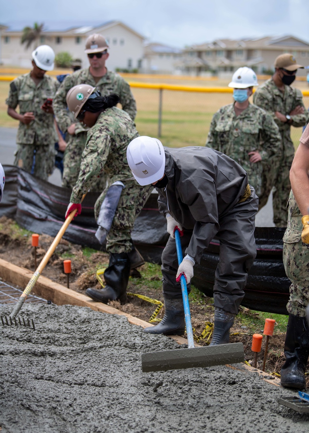 U.S. Navy Seabees work with Republic of Korea Sailors during RIMPAC 2022