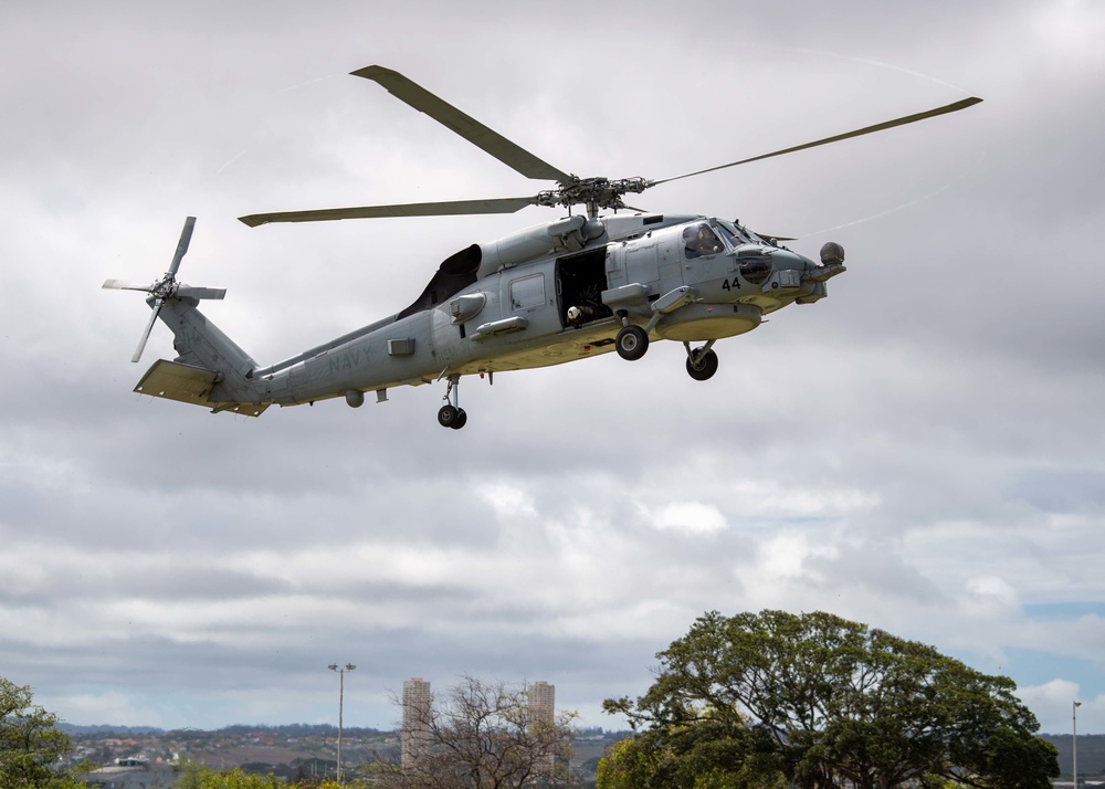 U.S. Navy MH-60R Sea Hawk Lifts off at Ford Island during RIMPAC 2022