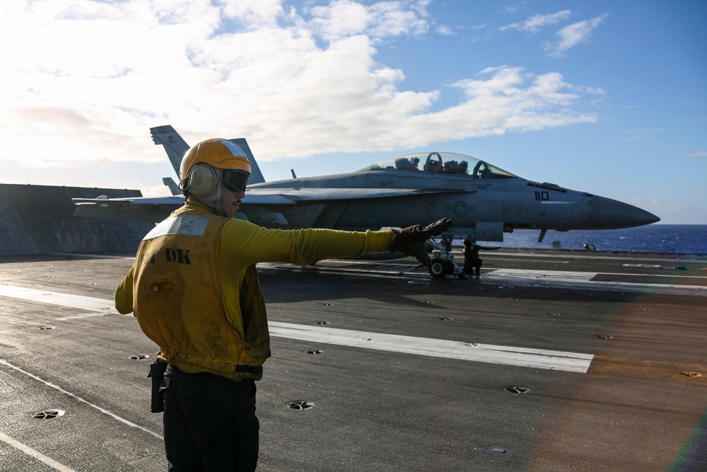 Abraham Lincoln conducts flight operations during RIMPAC 2022