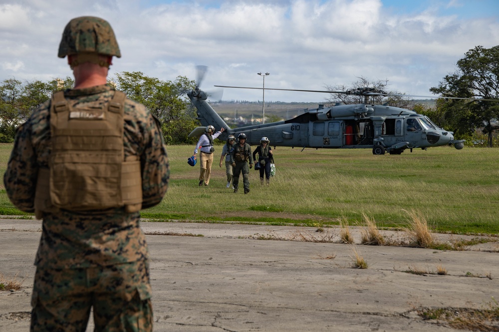 Distinguished Visitors and VIPs arrive at Ford Island HLZ during RIMPAC 2022