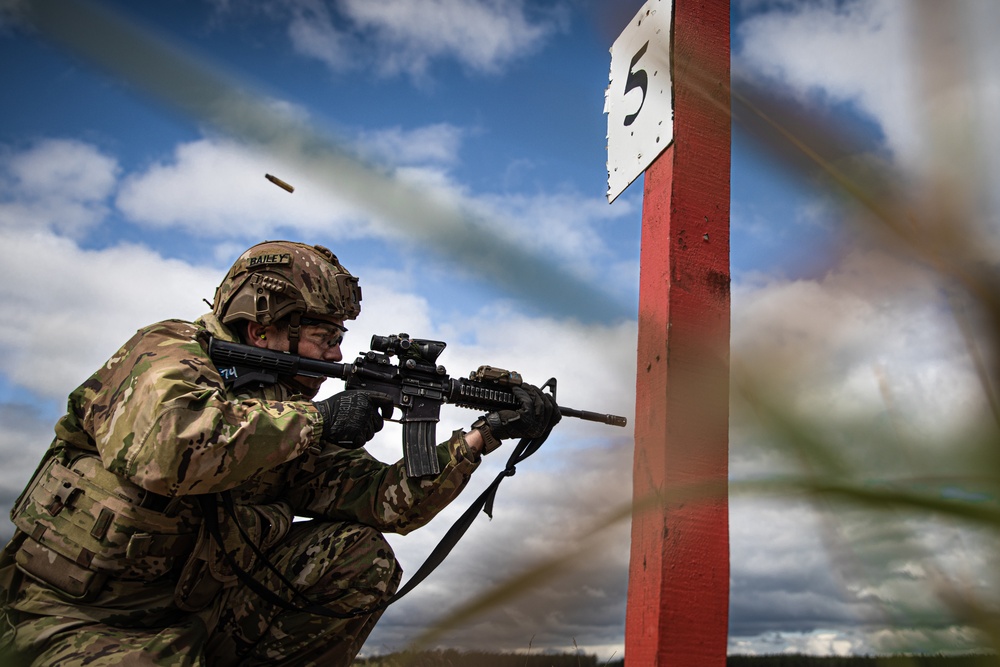 1-66 Conducts M4 Weapon Qualification