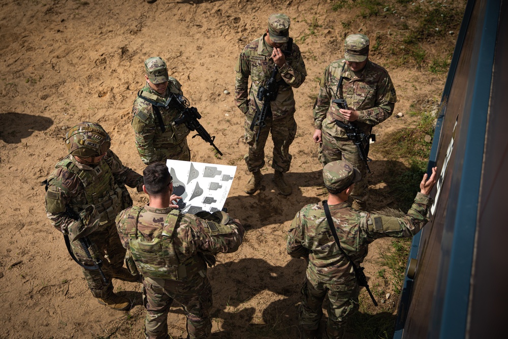 1-66 Conducts M4 Weapon Qualification