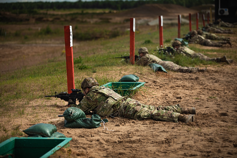 1-66 Conducts M4 Weapon Qualification