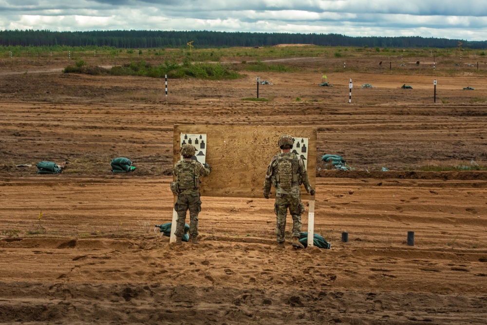 1-66 Conducts M4 Weapon Qualification