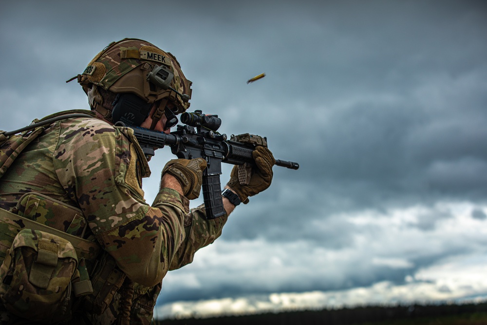 1-66 Conducts M4 Weapon Qualification