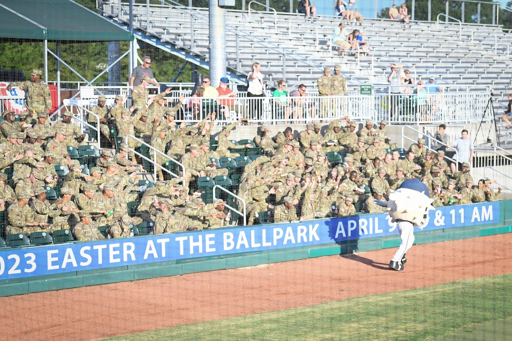 Fort Jackson trainees, veterans honored by Lexington Blowfish