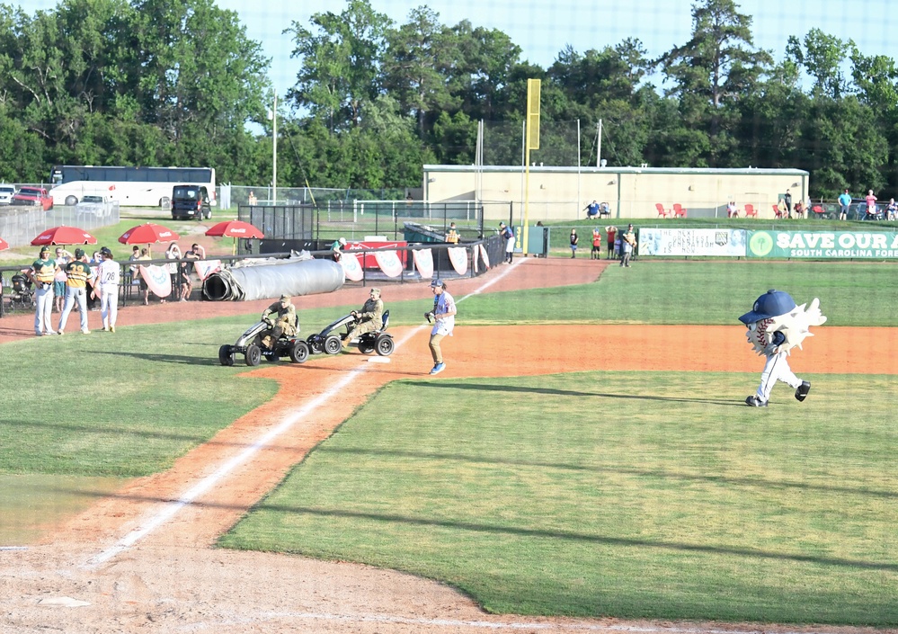 Fort Jackson trainees, veterans honored by Lexington Blowfish