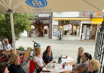 U.S. Army Chief of Staff Spouse tours USAG Bavaria