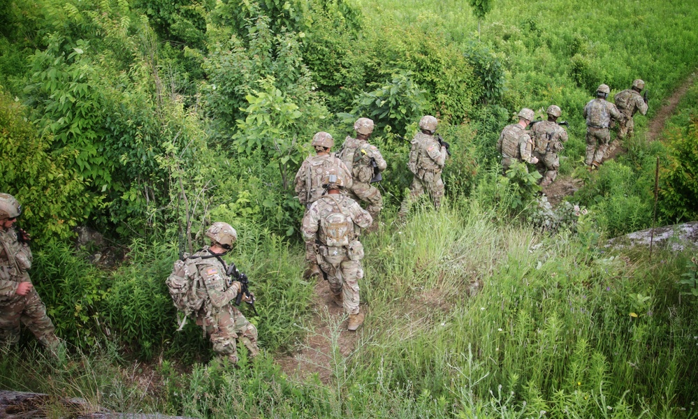 69th Infantry Regiment Soldiers conduct live fire at Fort Drum