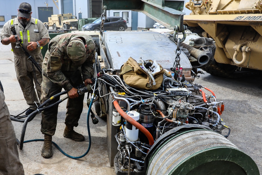 DVIDS - Images - 1-68 AR Conduct Annual Maintenance [Image 4 of 7]