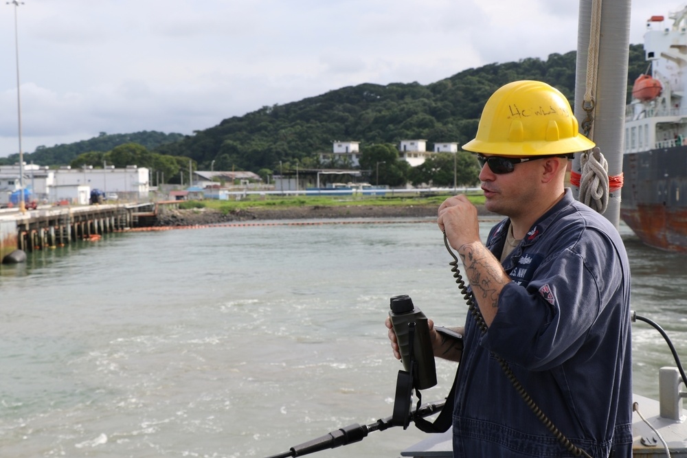USS Billings Departs Panama City, Panama