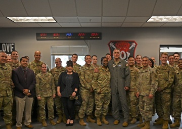 AMC leadership sees firsthand America’s Airlift Wing capes