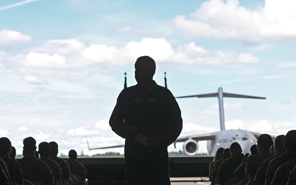 AMC leadership sees firsthand America’s Airlift Wing capes