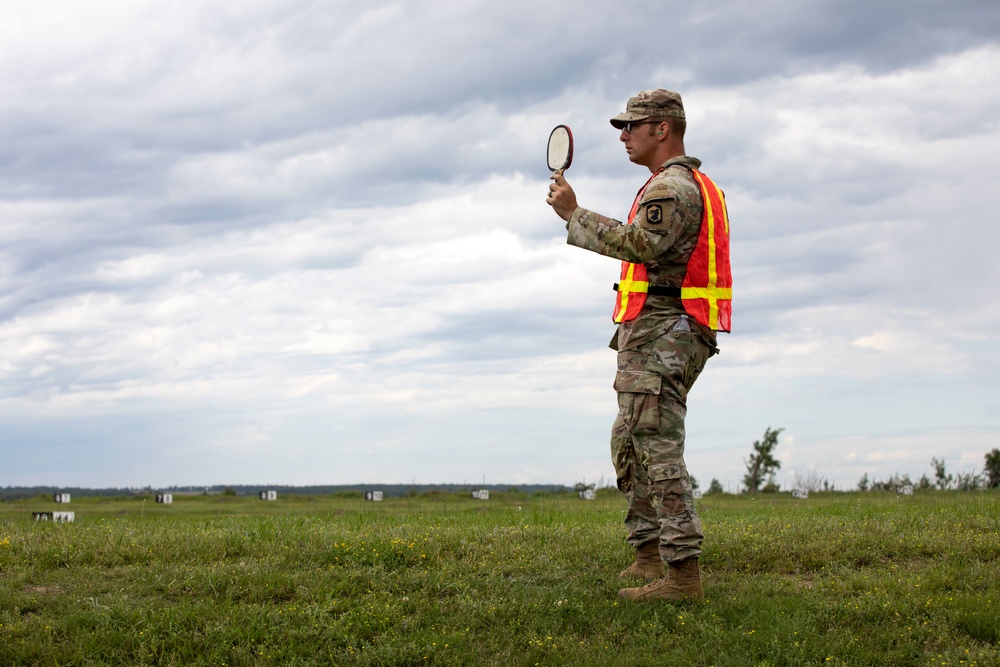 Horizontal Construction Engineers Qualify at the Range during Annual Training
